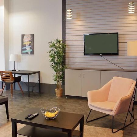 Suite #B, Industrial Styling, Ac ฮาลิแฟกซ์ ภายนอก รูปภาพ