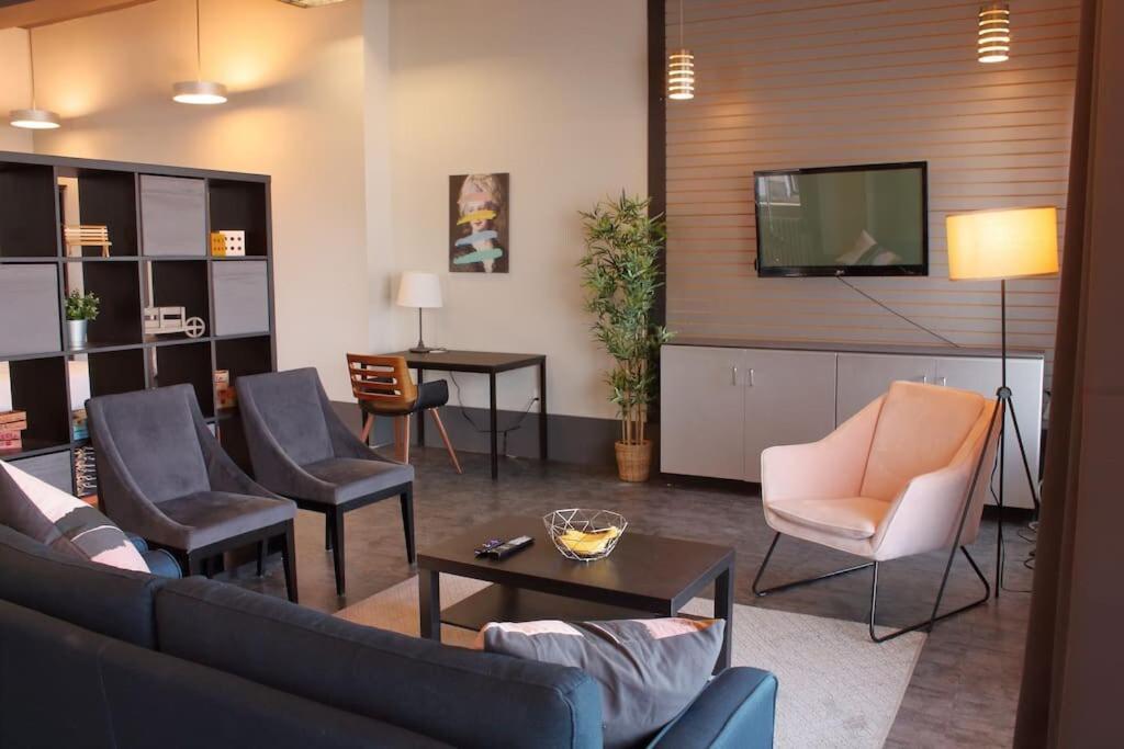 Suite #B, Industrial Styling, Ac ฮาลิแฟกซ์ ภายนอก รูปภาพ