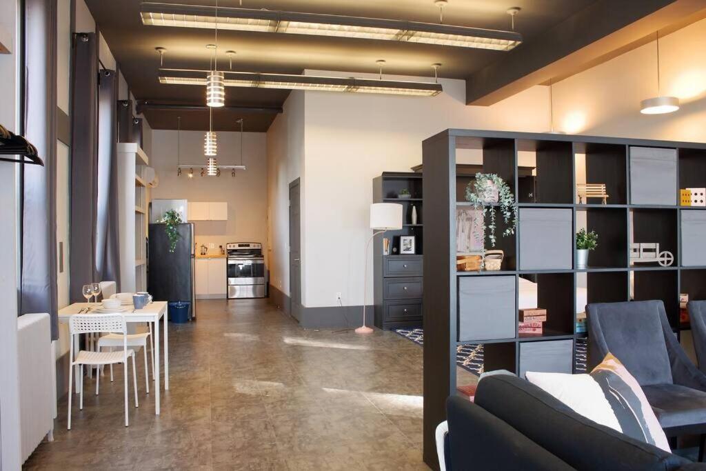Suite #B, Industrial Styling, Ac ฮาลิแฟกซ์ ภายนอก รูปภาพ