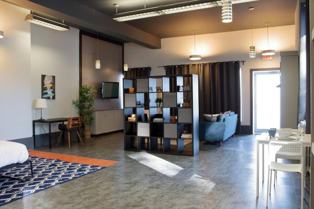 Suite #B, Industrial Styling, Ac ฮาลิแฟกซ์ ภายนอก รูปภาพ