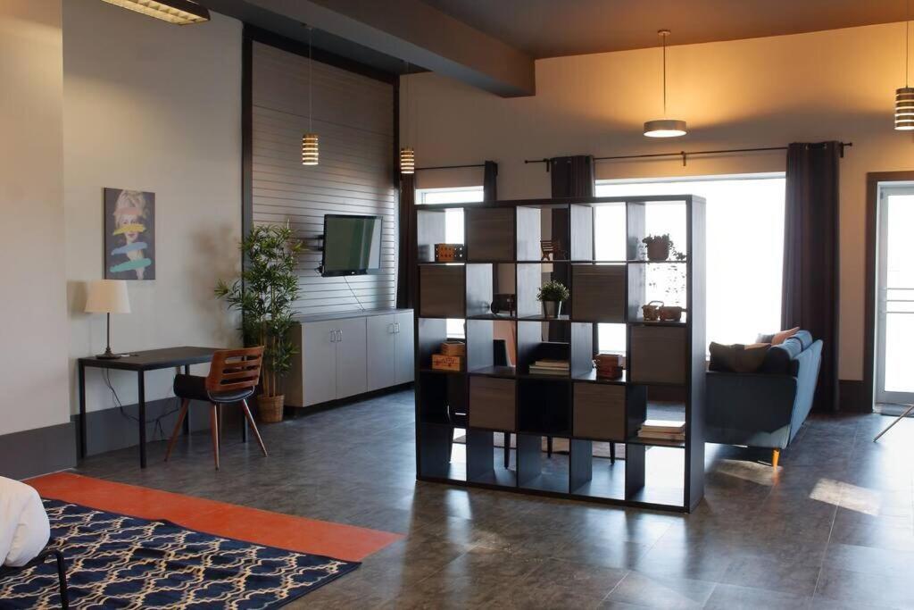 Suite #B, Industrial Styling, Ac ฮาลิแฟกซ์ ภายนอก รูปภาพ
